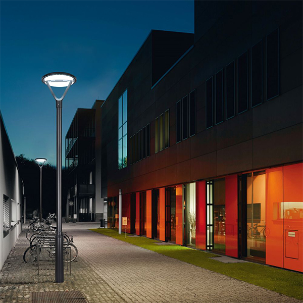 太阳能行人灯超级月亮