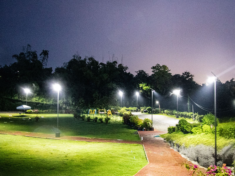 30W-All-in-Two-Solar-Power-Street-Light-in-Colombia