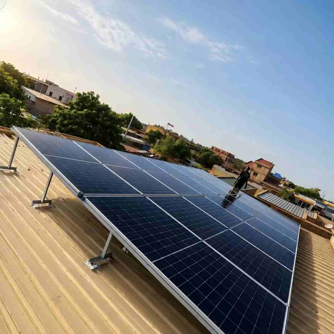 Installation von 10-kW-Solarstromanlagen